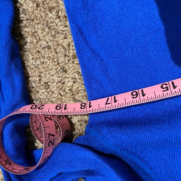 Chelsea and Theodore cashmere long line sweater. Size medium. Royal blue. - Picture 8 of 10